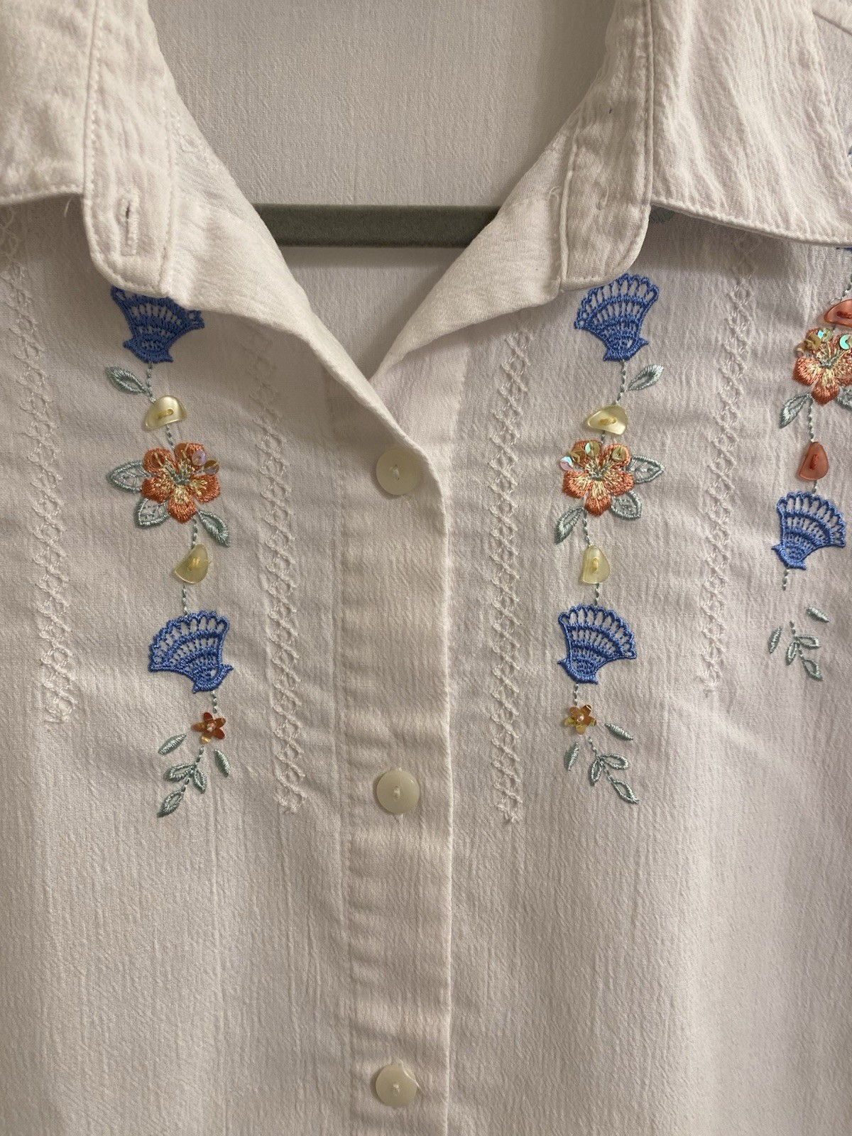 VINTAGE COTTAGECORE DELICATE EMBROIDERED SHIRT FLORAL FANS EMBROIDERED 8 MEDIUM