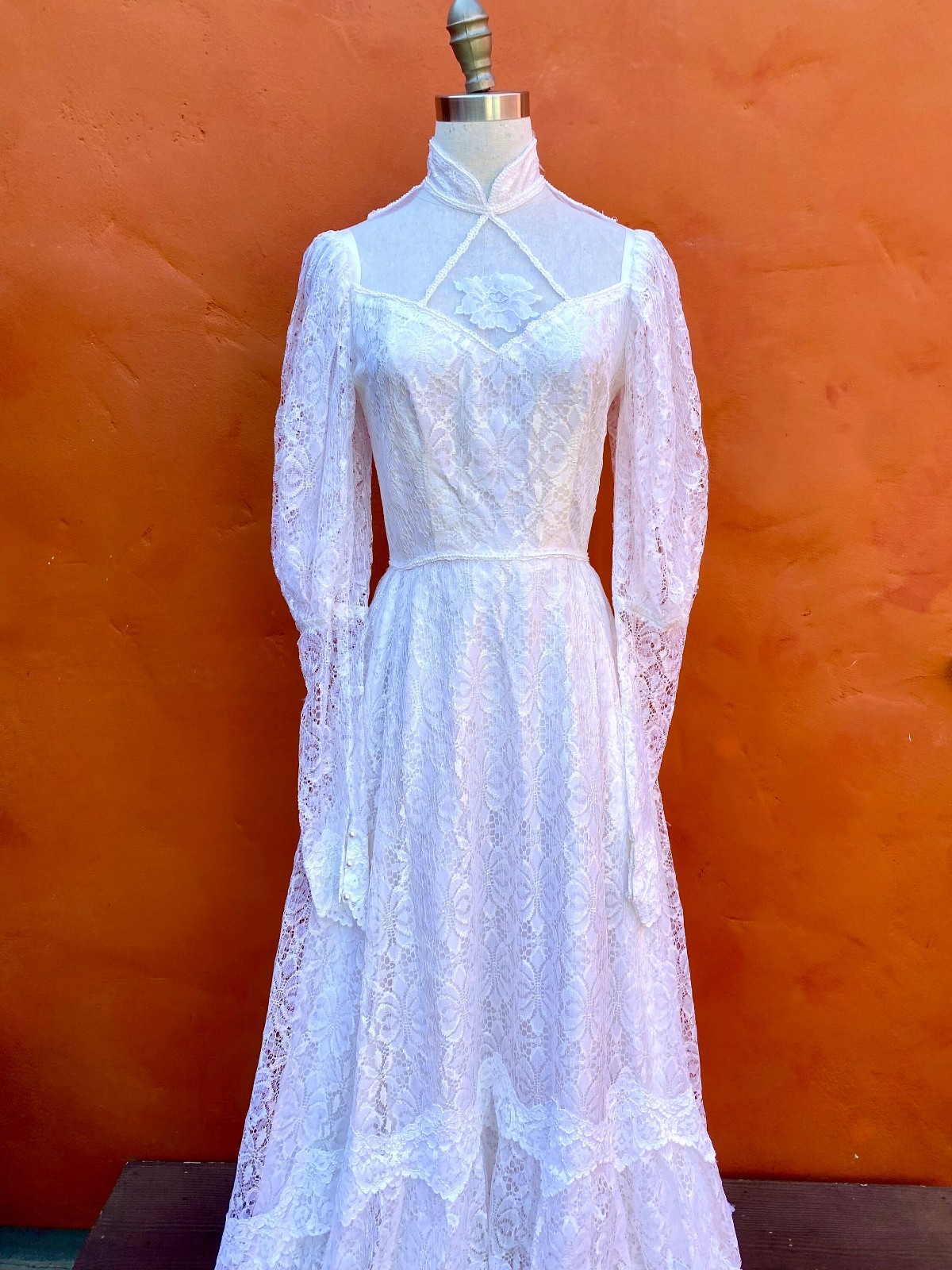 Vintage 1970s Lace Prairie Wedding Dress Victorian style train hippie boho xs