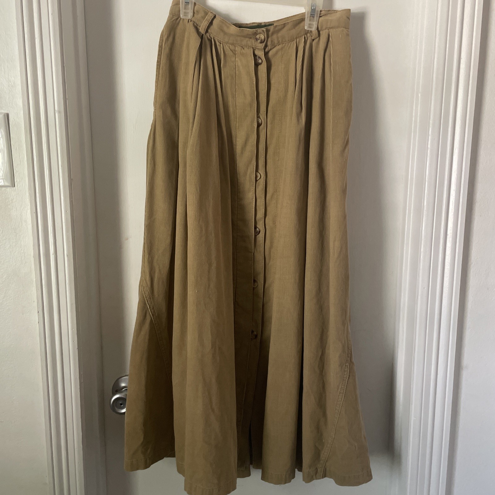 Outback Red VTg Corduroy Skirt Size 6 Beige
