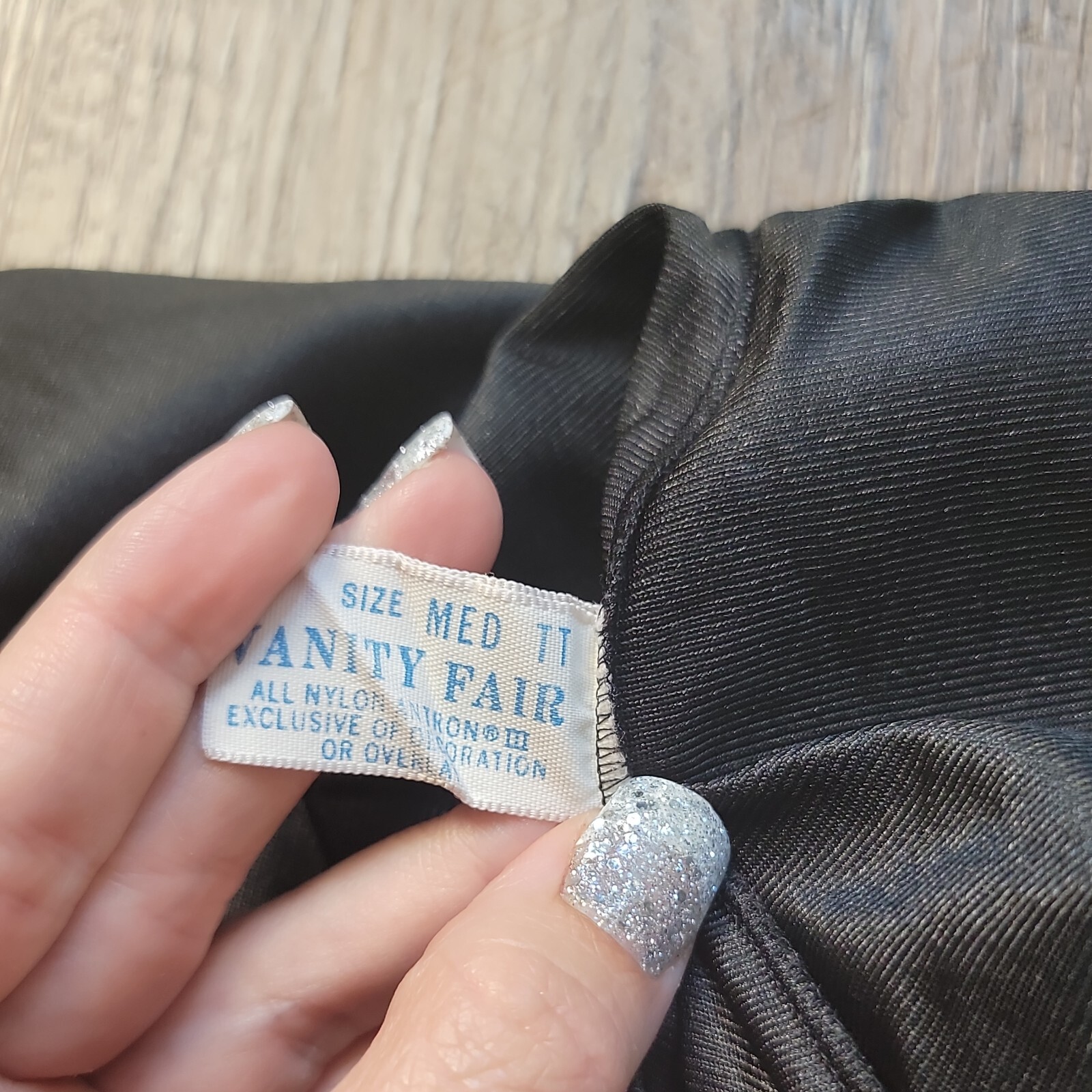 Vanity Fair Vintage Skirt Slip ~ Sz M ~ Black ~ Below Knee ~ Elastic Waist