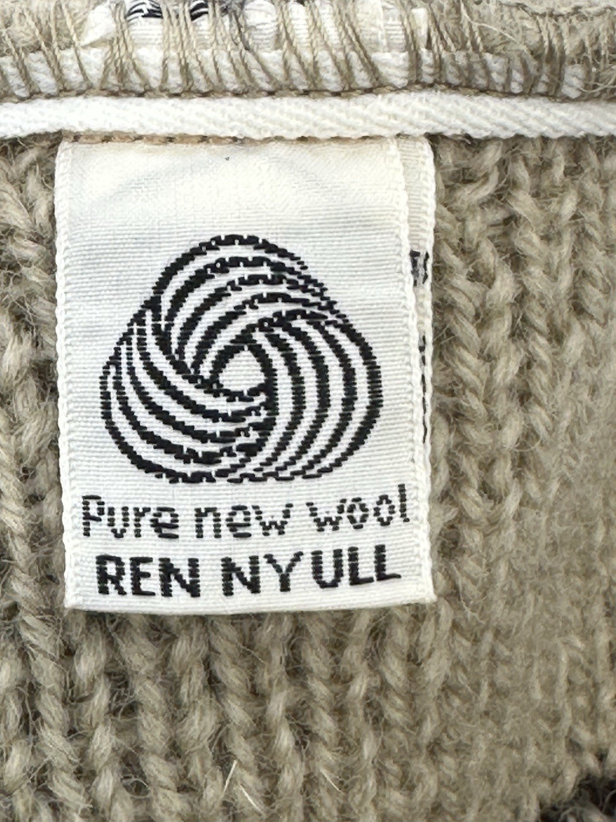 VTG Norlaender Women’s 100% Wool Nordic Fair Isle Button Cardigan Sweater L READ