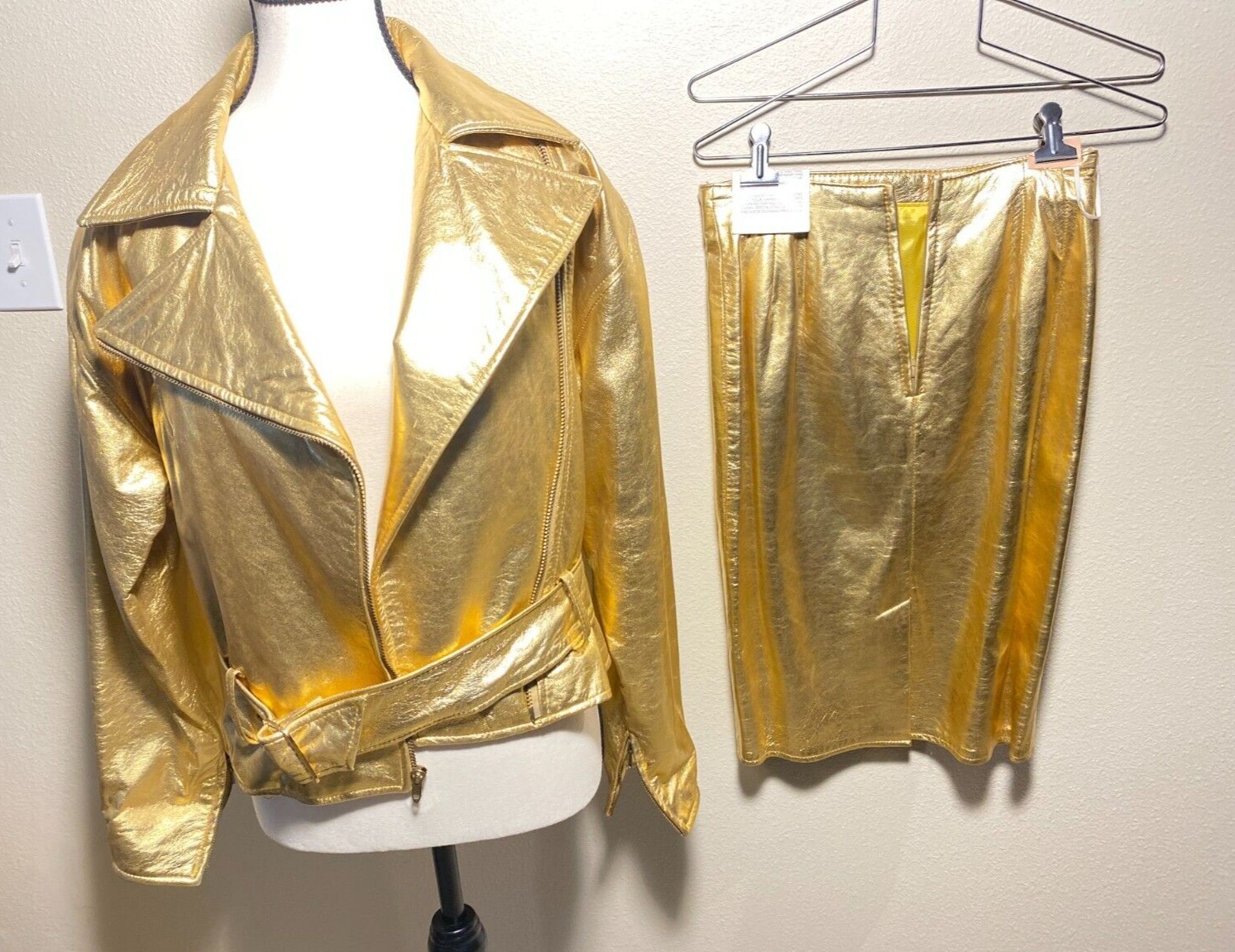 Vintage Leather Gold Llame Womens Jacket and Skirt – Vakko