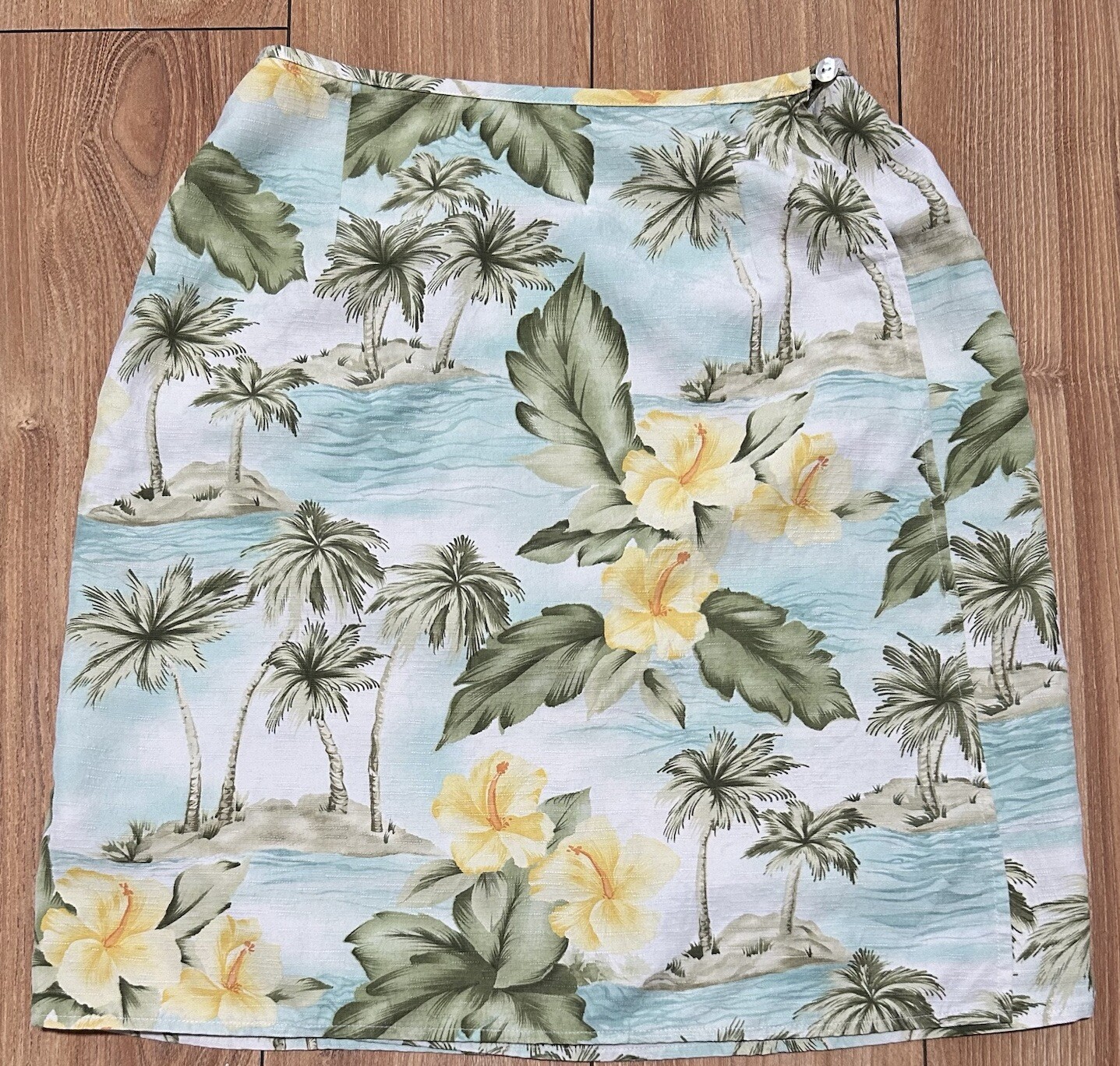 Tommy Bahama Wrap Skirt Womens Sz 4 100% Silk Hawaiin Tropical Vacation Vintage