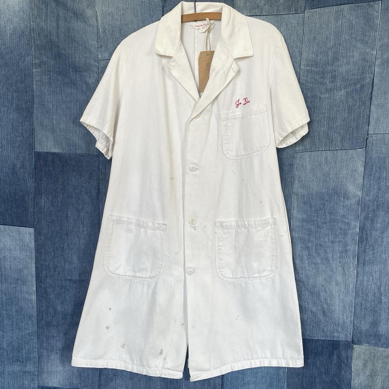 Vintage 50’s/60’s Fashion Seal Embroidered Lab Coat