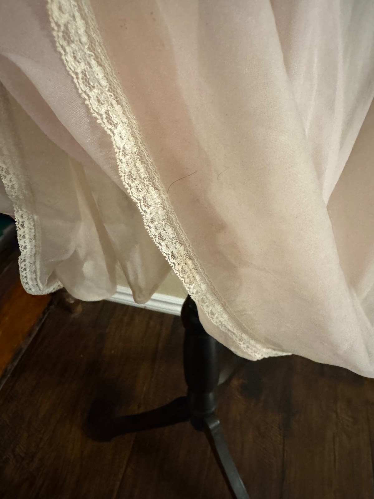 Vintage 1950’s Leonora Size 34 Pink Double Chiffon Lace Trim Peignoir Sheer Robe