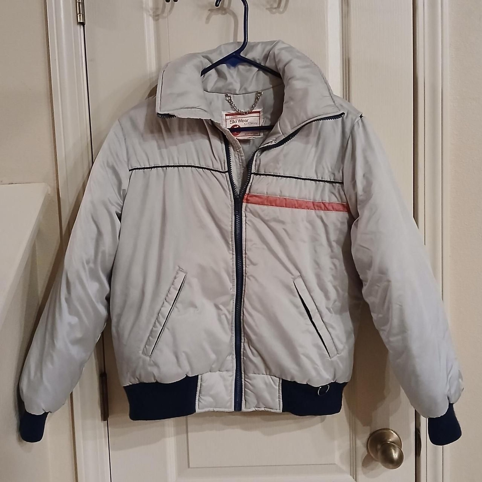 VTG 70s JCPenny Ladies’ Ski Wear Grey Down Bomber Puffer Coat Navy/Pink Stripes