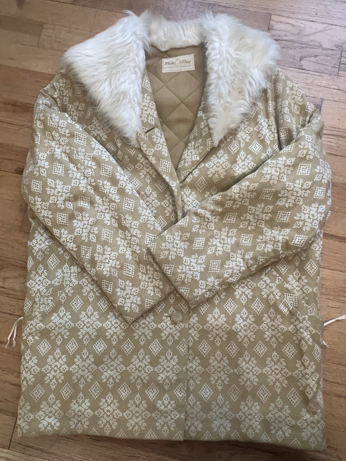 Vintage White Stag Women’s Coat Late 60’s Early 70’s Faux Fur Collar Size Large
