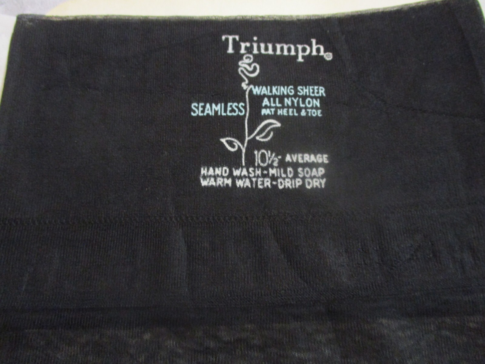 1 PR VINTAGE TRIUMPH RHT SHEER FLAT KNIT NYLON STOCKINGS SIZE 10 1/2 M ED BLACK