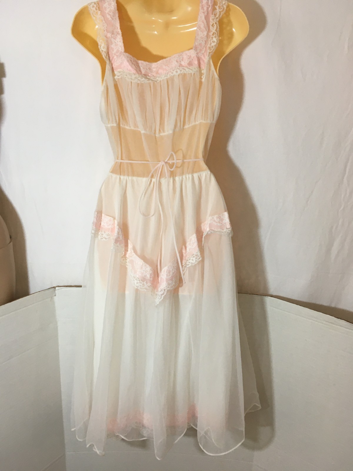 Vtg Double CHIFFON & Nylon NIGHTGOWN Dress FLORAL Lace White Pink Ribbon Eye-ful