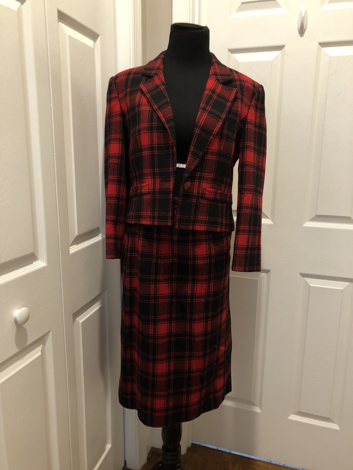 VINTAGE PENDLETON SKIRT SUIT 100% WOOL RED BLACK PLAID SKIRT 6 JACKET 8