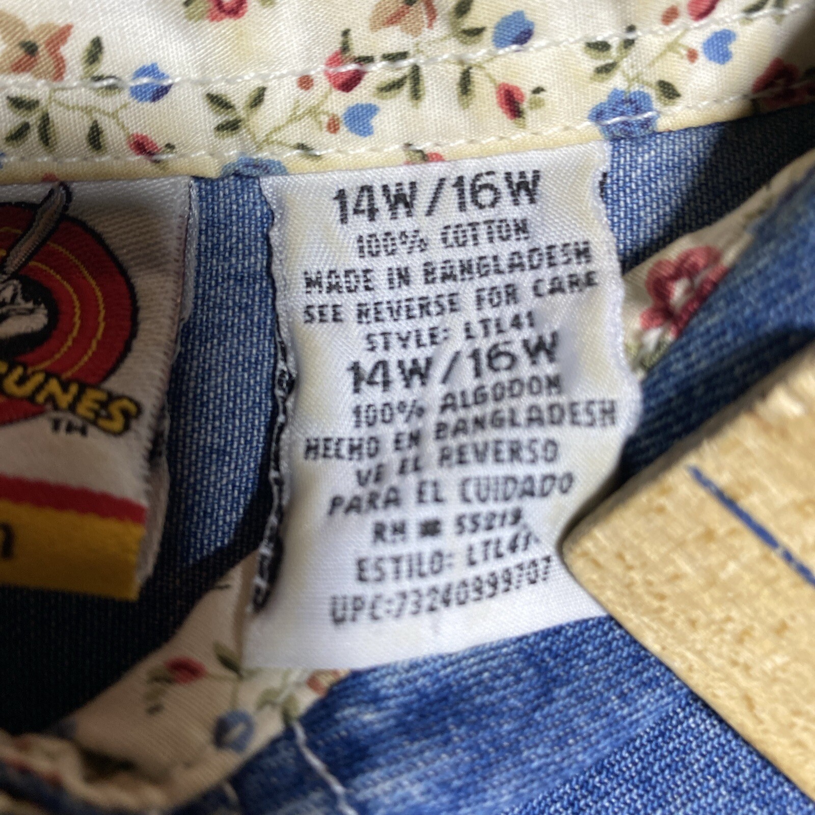 Vintage Womens Looney Tunes Tweety Denim 14W/16W Short Sleeve Shirt