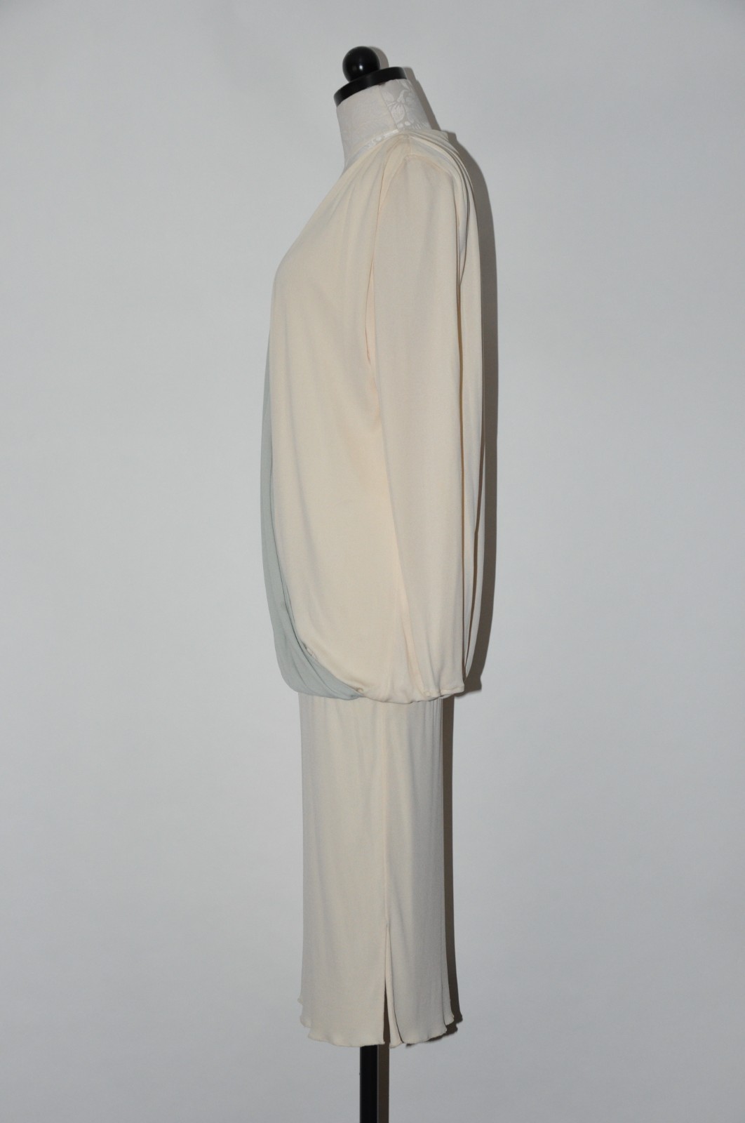 80s Vintage Cream Green Jersey Long Sleeve Deep V Draped Grecian Dress Women M L