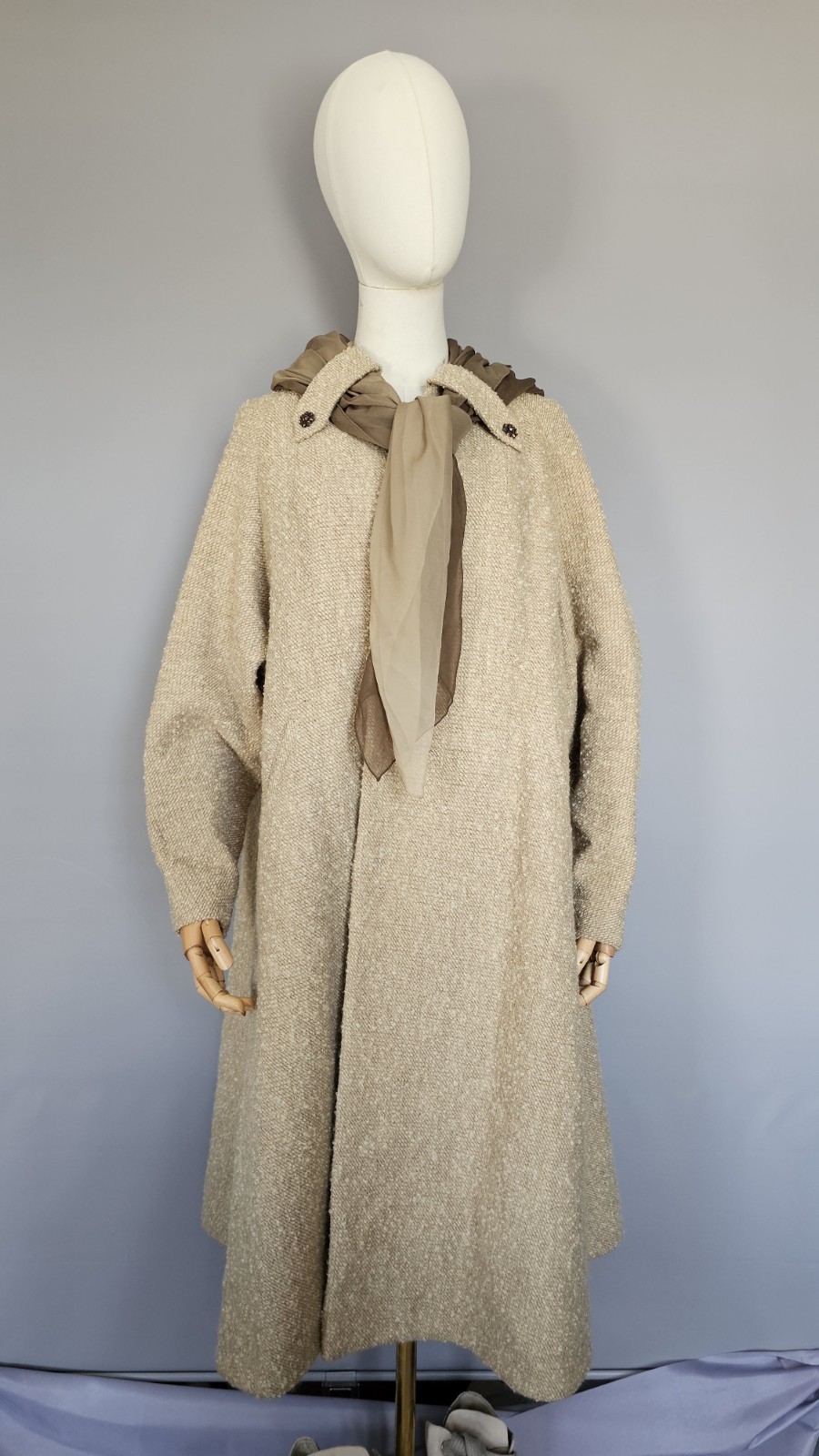 Vintage Higgins Hudson’s Woodward Shops Boucle Coat Womens Beige Swing Coat…