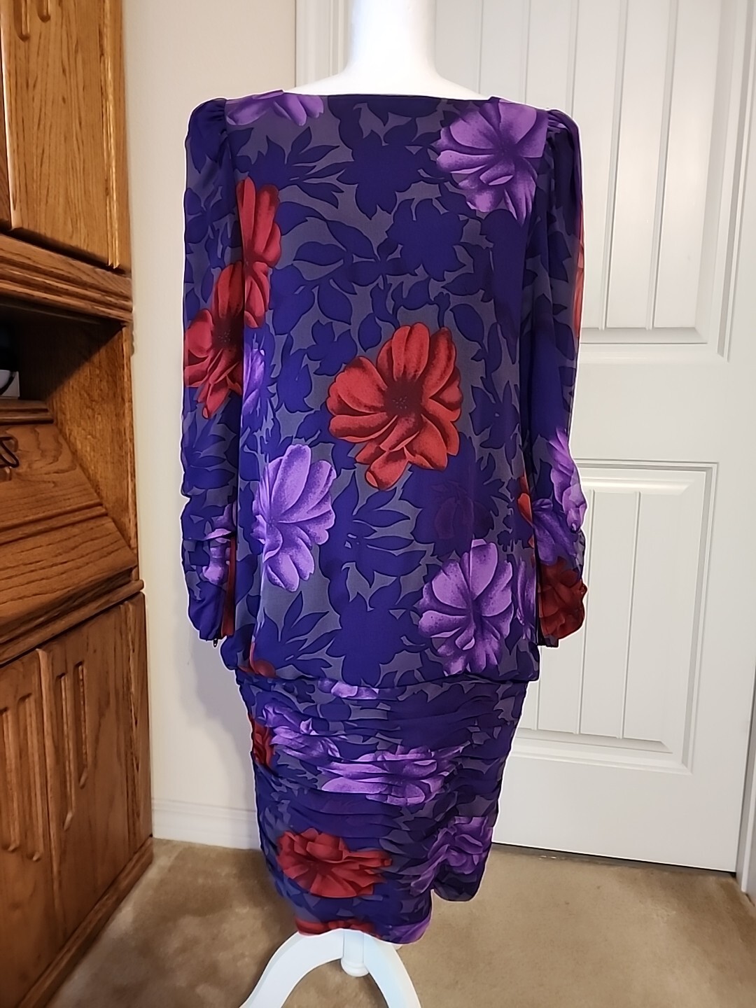 Vintage Jayna New York Floral Design Purple/Red/Green Zipper Back And Sleeves