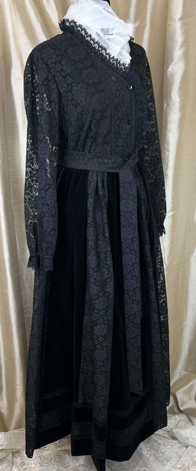 Carefree Fashions Scottsdale AZ Costume Maxi Velvet Skirt & Blouse Lace Black