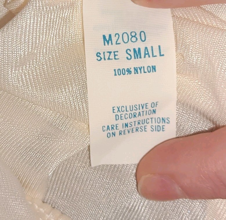 Vtg Beige Slip with Lace Bottom and Elastic Band Sz Sm Snip it Mervyns M2080
