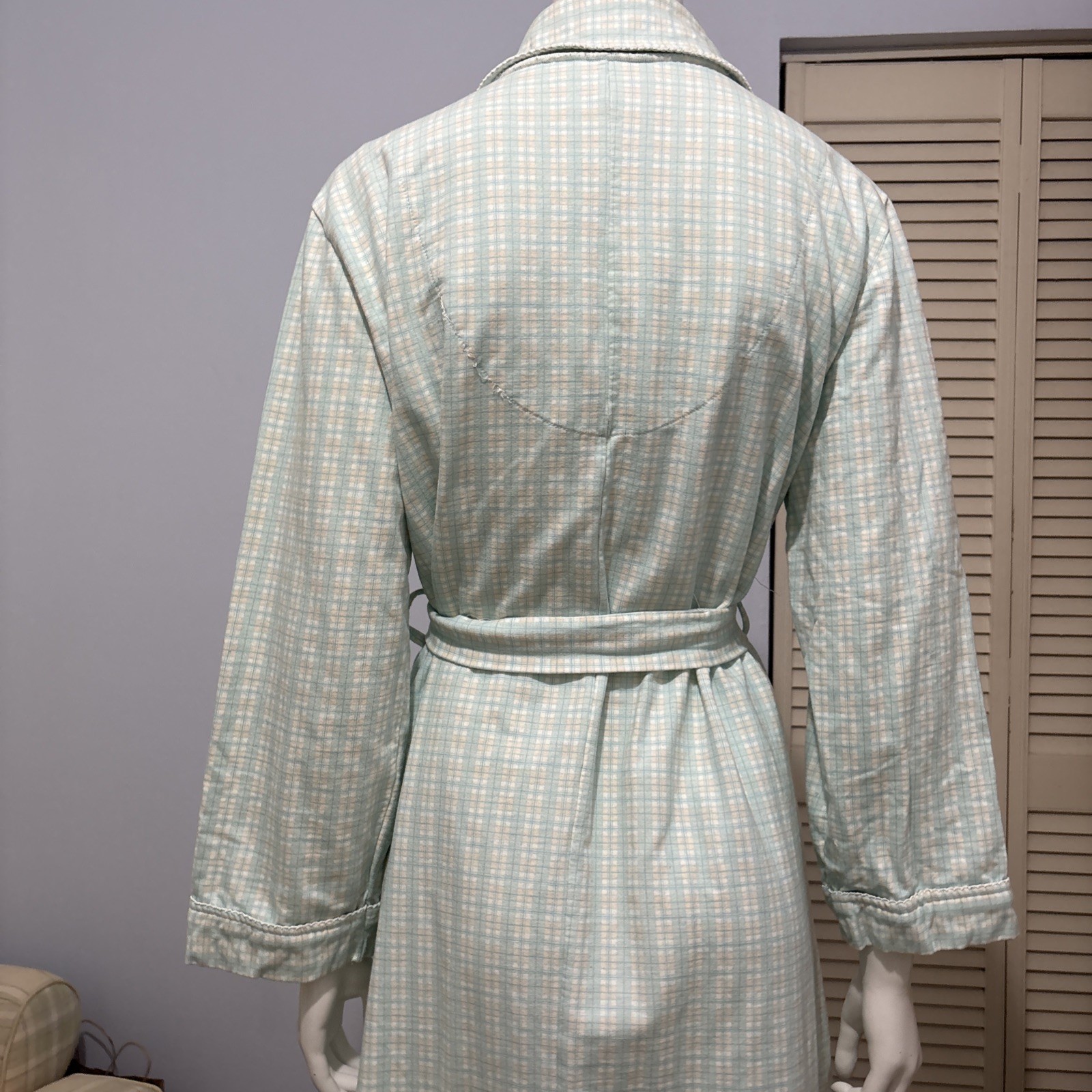 VTG Blue Tan Plaid Robe Collar Pockets Belt Eyelet Trim Miss Elaine Sz L