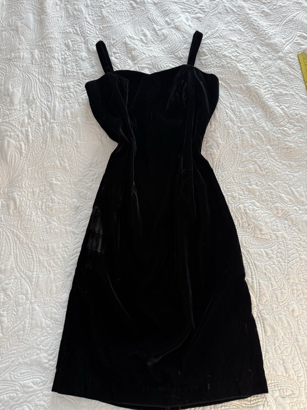 Vintage 90s 2000s Y2K black velvet curvy midi dress USA dark fairy whimsigoth