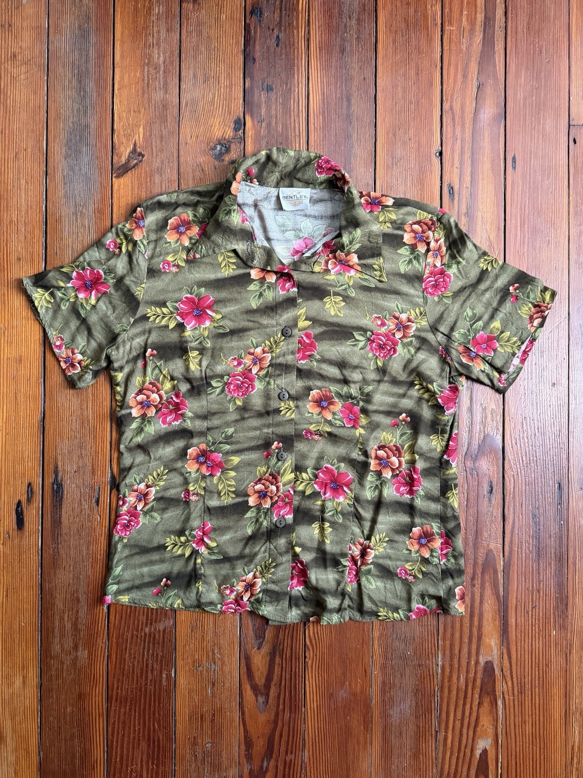 Vintage 00s TR Bentley short sleeve collared floral print blouse