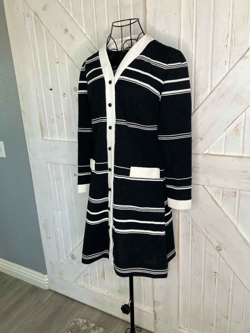 60’s Vintage Butte Knit Black White Stripe Jackie Mod Go Go Twiggy Mini Dress
