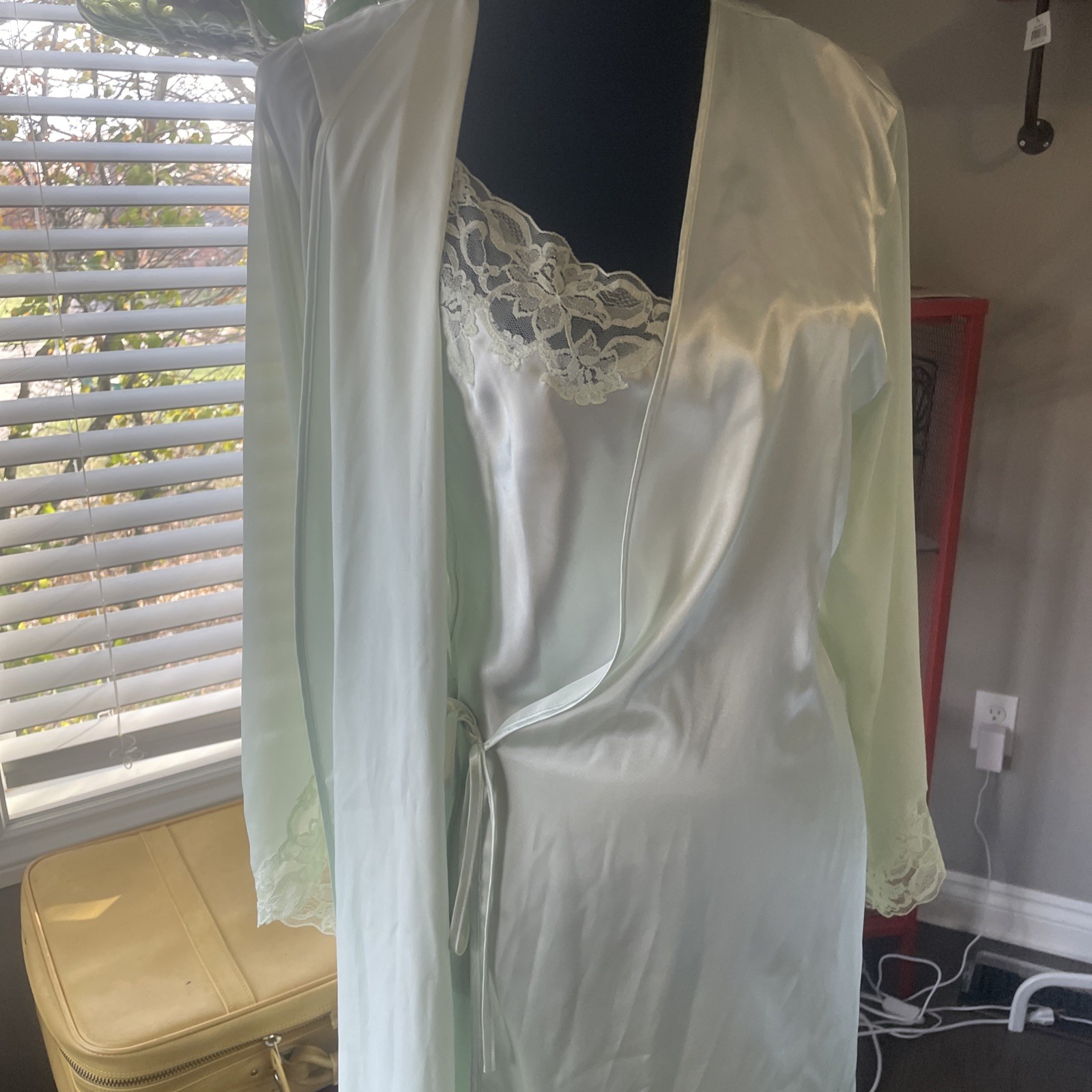 Nine & Company 2 Piece Small Vintage Lingerie Gown And Robe Nightgown
