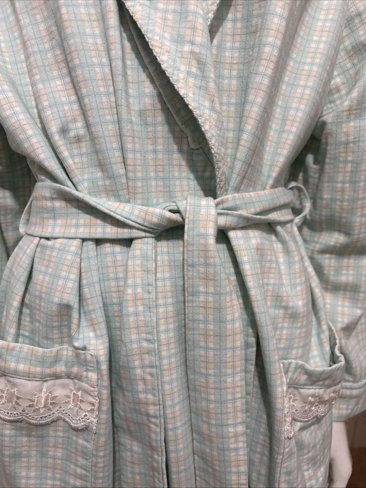 VTG Blue Tan Plaid Robe Collar Pockets Belt Eyelet Trim Miss Elaine Sz L