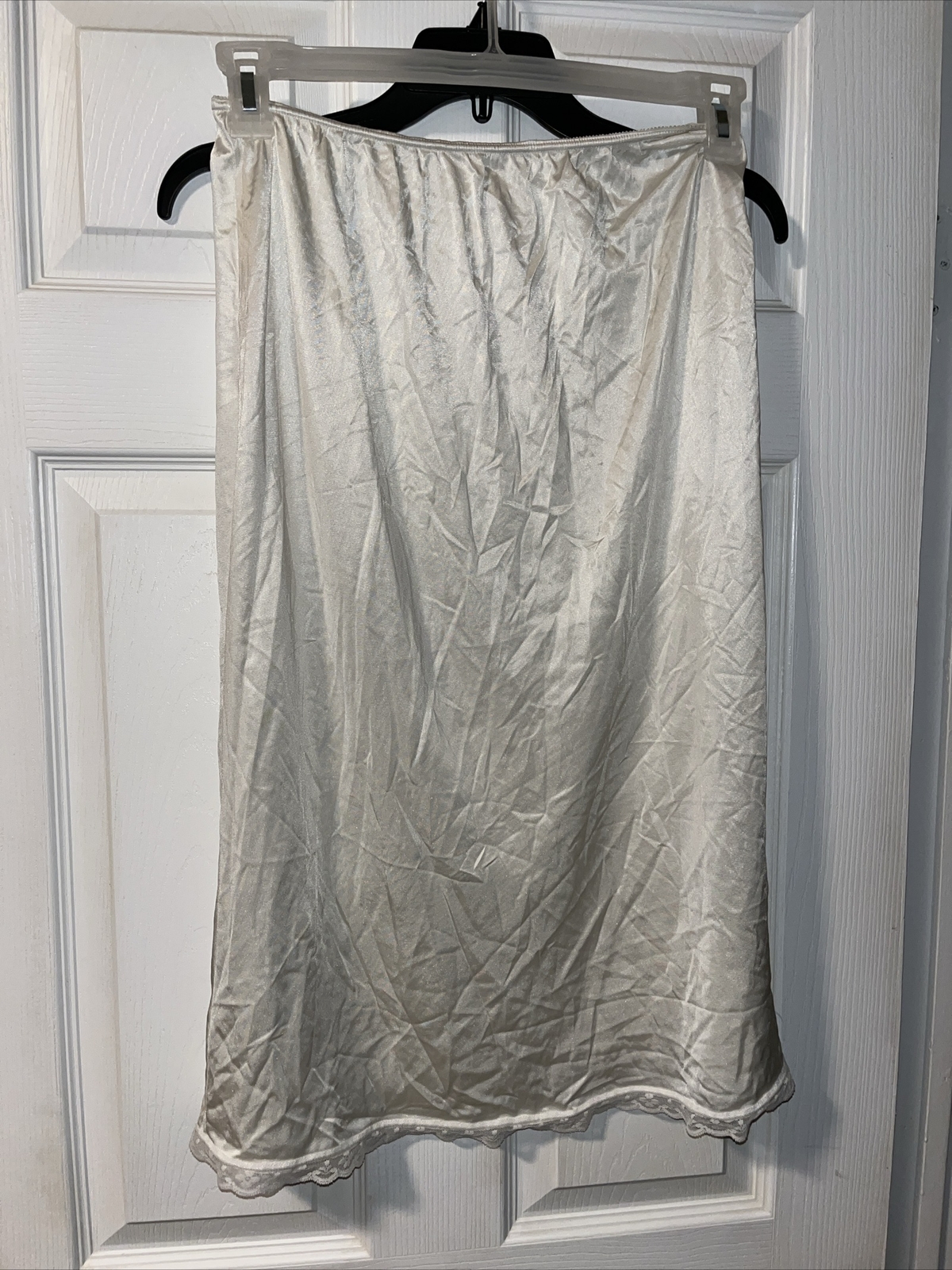 VINTAGE SLIP SKIRT LINGERIE LARGE BEIGE w/ LACE by WARNERS PERFECT MEASURE 29”