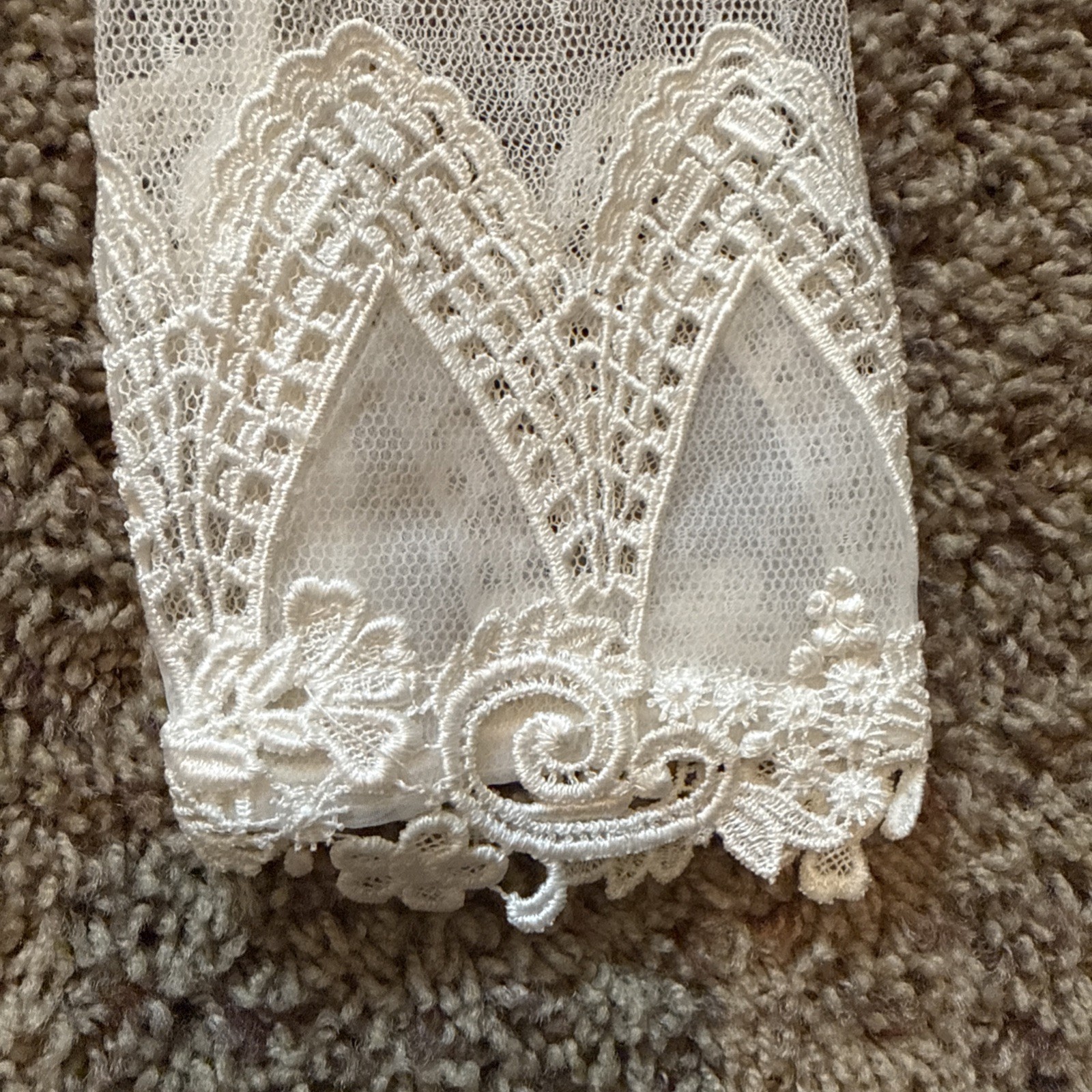 Alfred Angelo Vintage 1970’s Victorian Revival Prairie Chic Lace Wedding Dress S