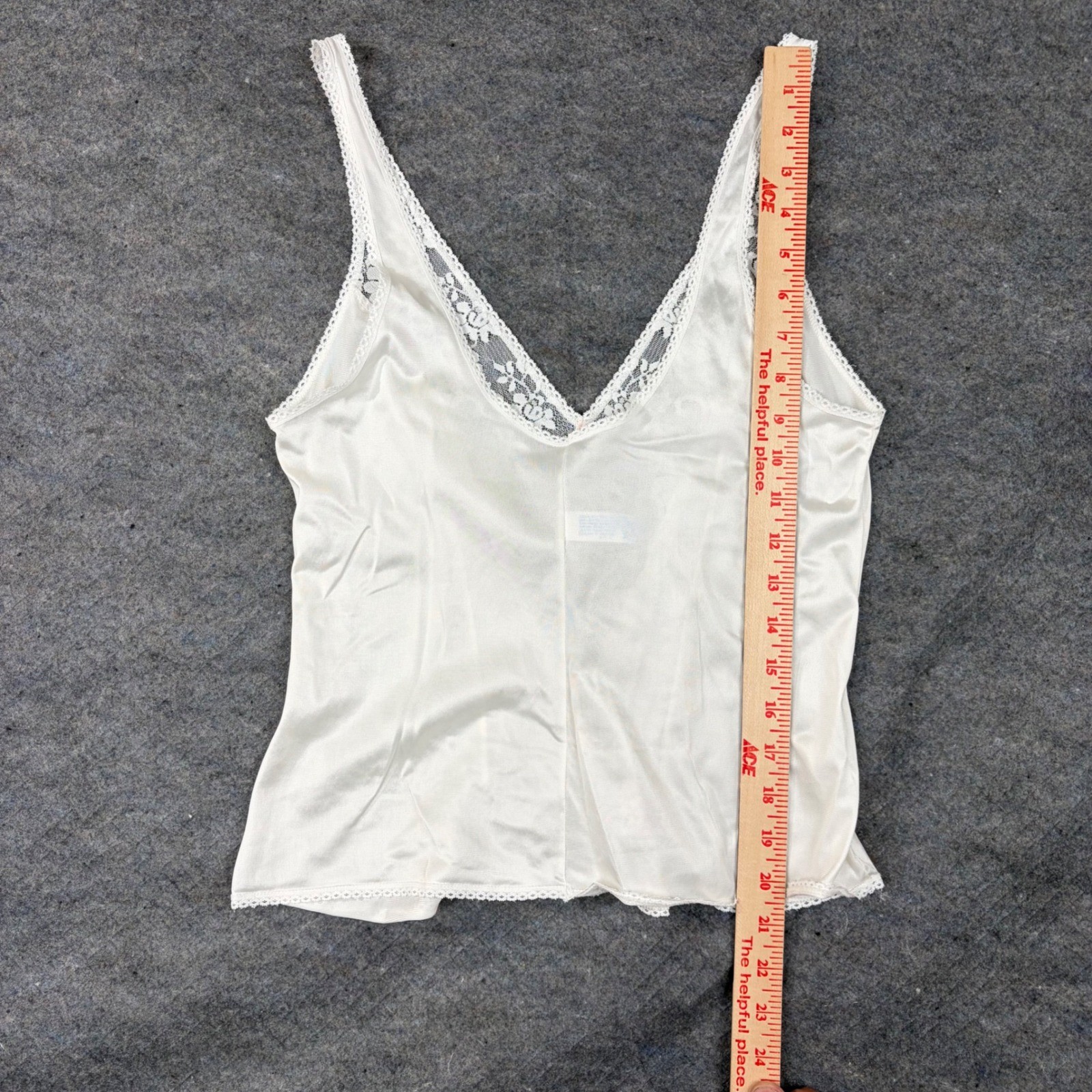 Vintage Maidenform Chantilly Lace Camisole Ivory ILGWU Made in USA Size 34 64104
