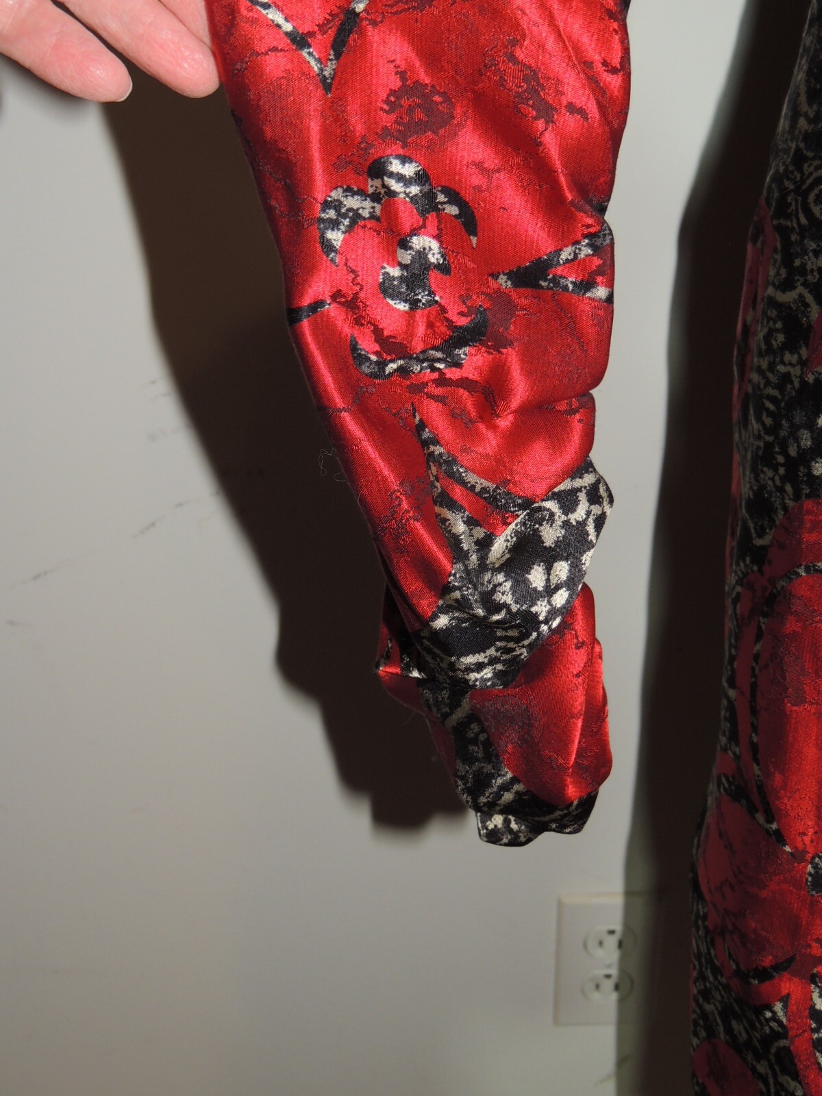 James Galanos 1980’s – 1990’s Red / Gray Silk Skirt Suit sz MED w- 28 1/2