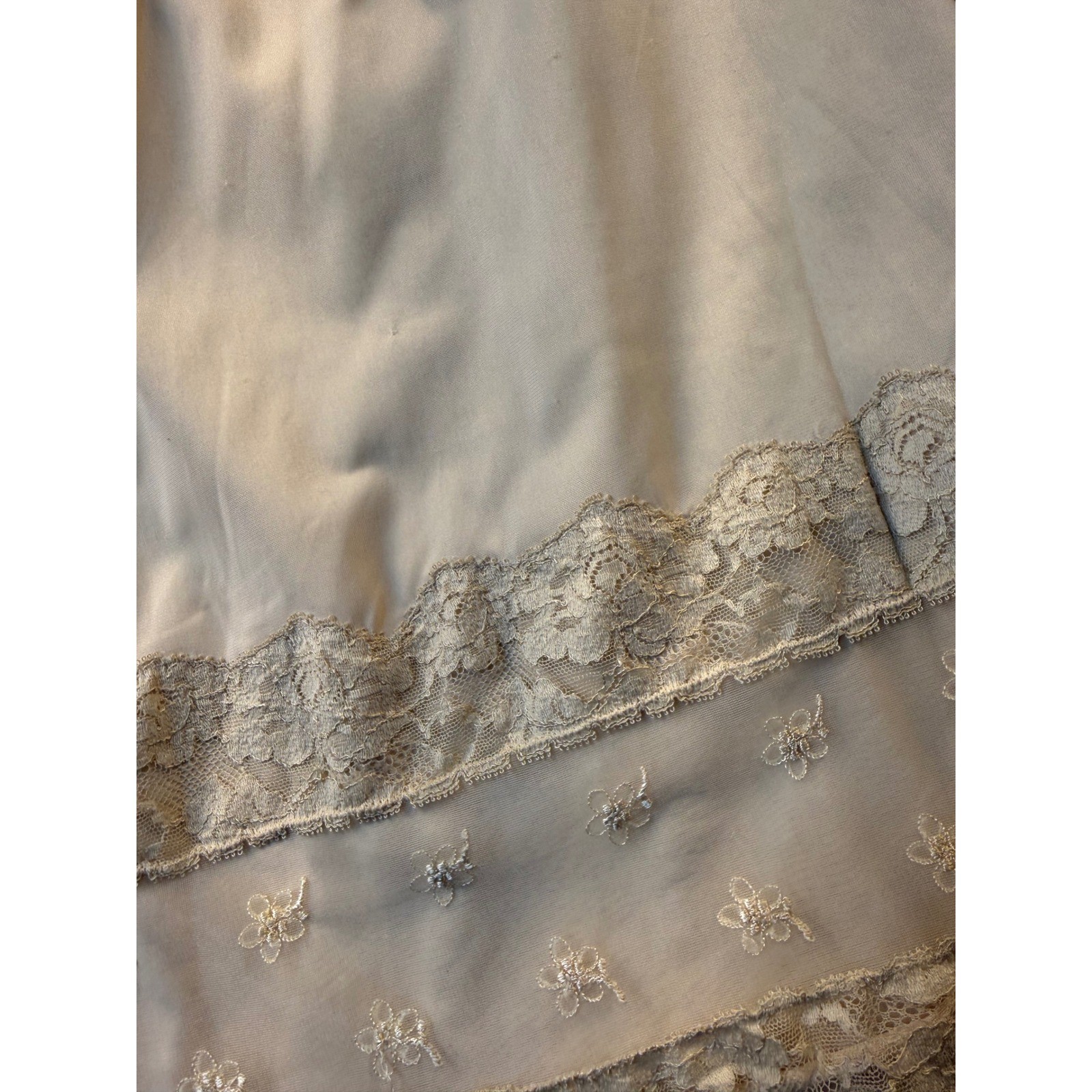 Vintage Charmode Sears Half Slip Beige Lace Floral Embroidery Small 25 Inch Long