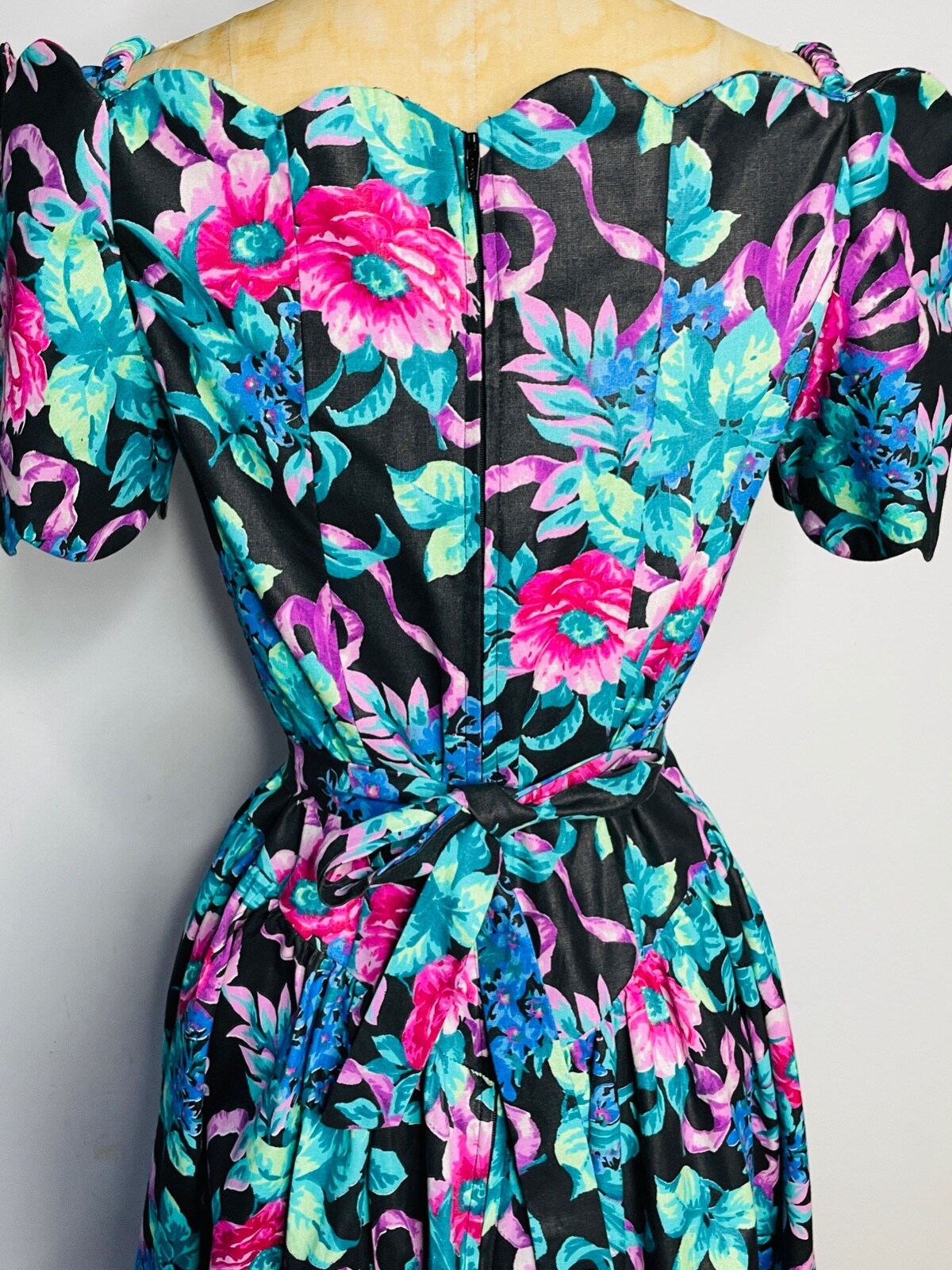EUC!!VTG 80’S EXPO BLACK BLUE PINK FLORAL PLEATED MIDI TEA GARDEN PARTY DRESS*S