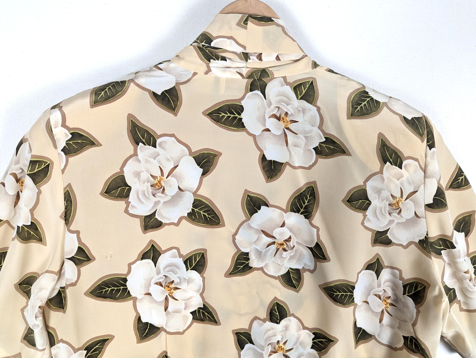 Vintage Dana Buchman Silk Floral Blouse Womens 10 Camp Collar Magnolia