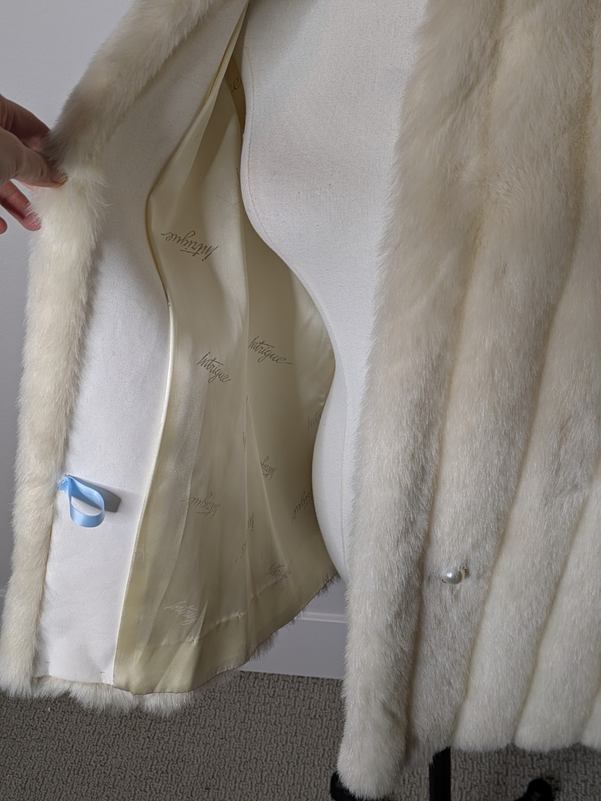 Vintage 80s Luxury Faux Fur Coat by Intrigue Glenoit White Vegan Size Small