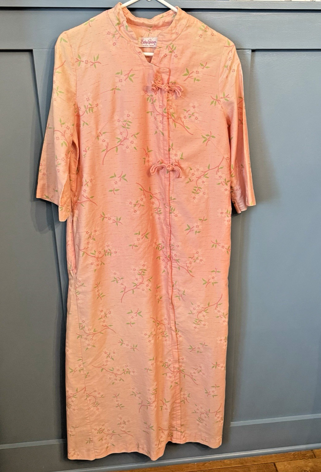 Authentic Vintage Evelyn Pearson Lounging Apparel Medium Peach Cherry Blossom