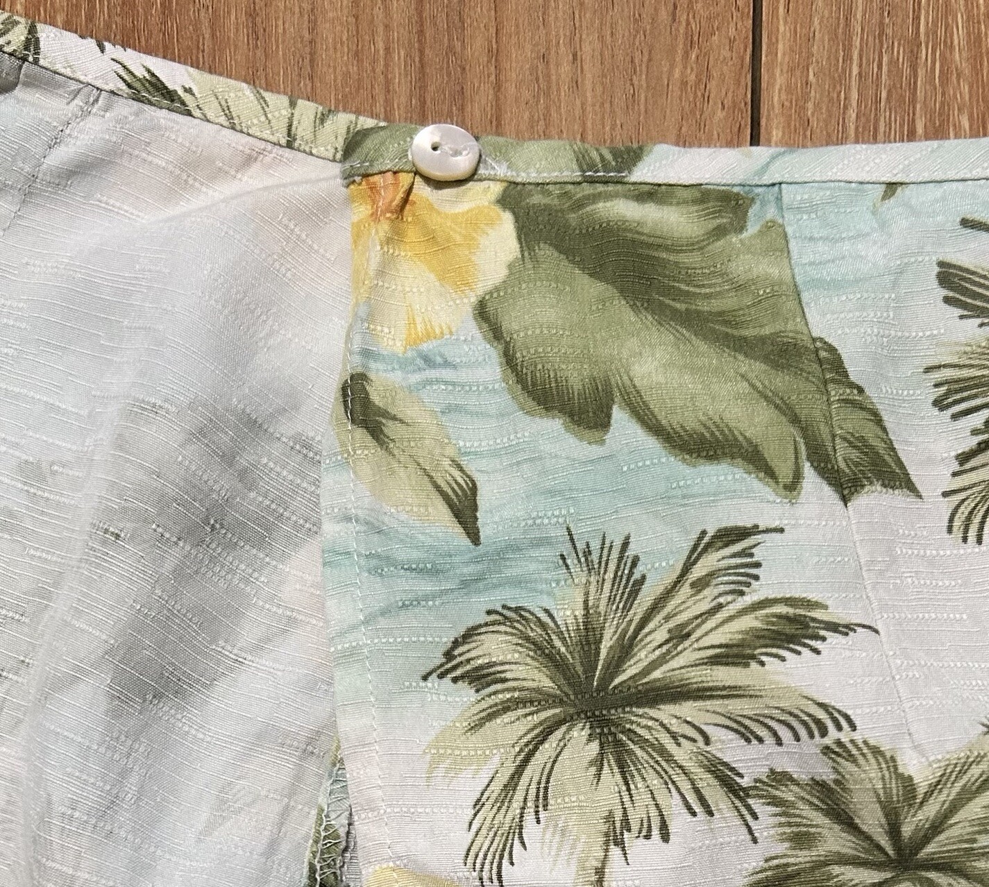 Tommy Bahama Wrap Skirt Womens Sz 4 100% Silk Hawaiin Tropical Vacation Vintage
