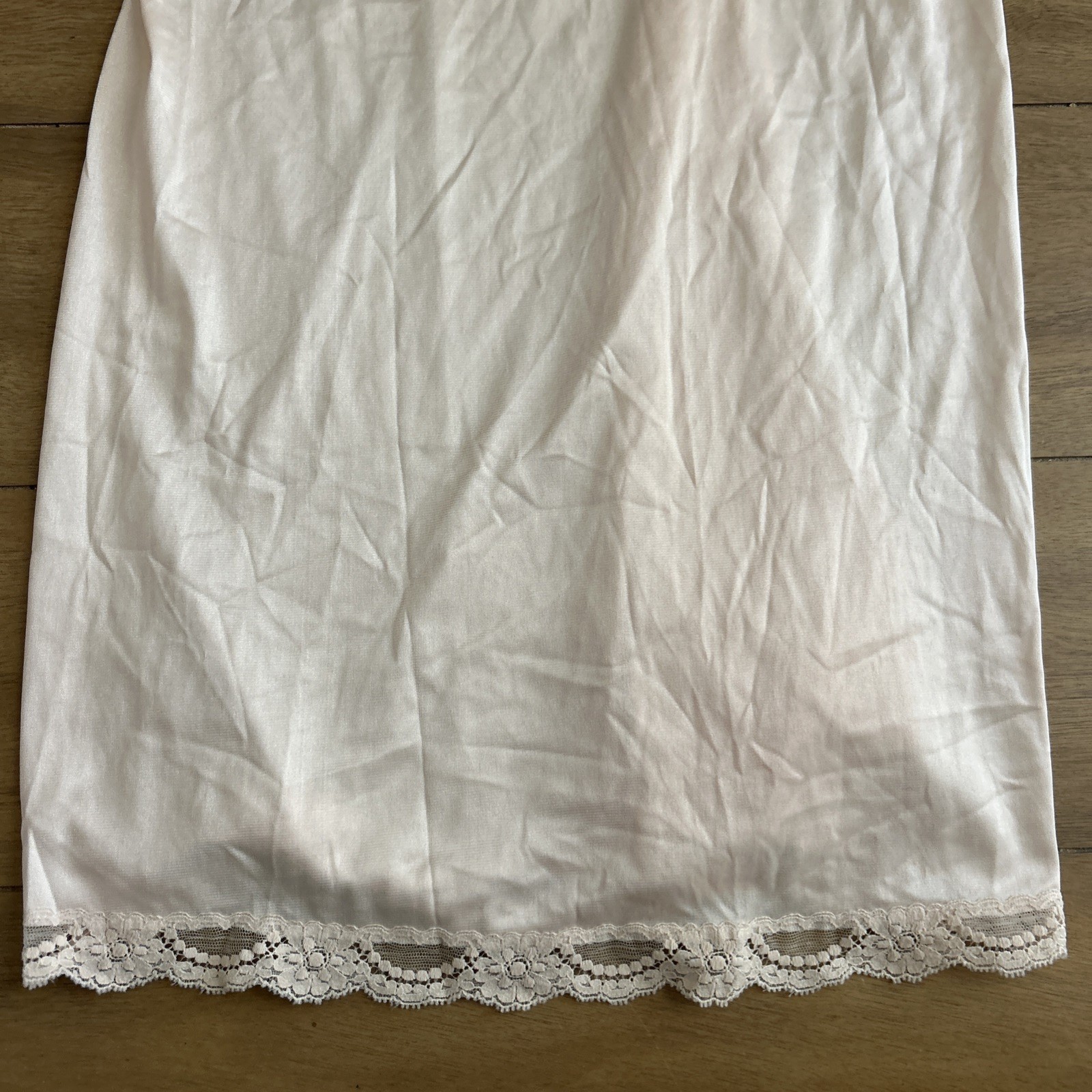 Vassarette Vintage Silky Soft Satin Lace Trim Nightgown Full Slip Size 32 L