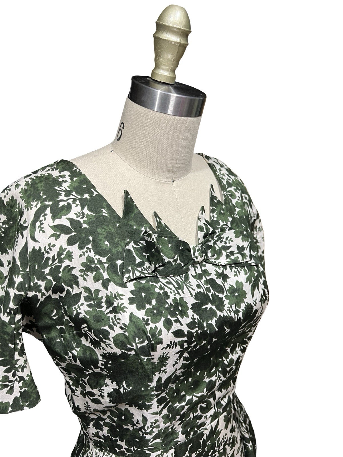 Vtg 1960’s Green Silk dupioni Wiggle day dress Notched Collar Frenchshire S
