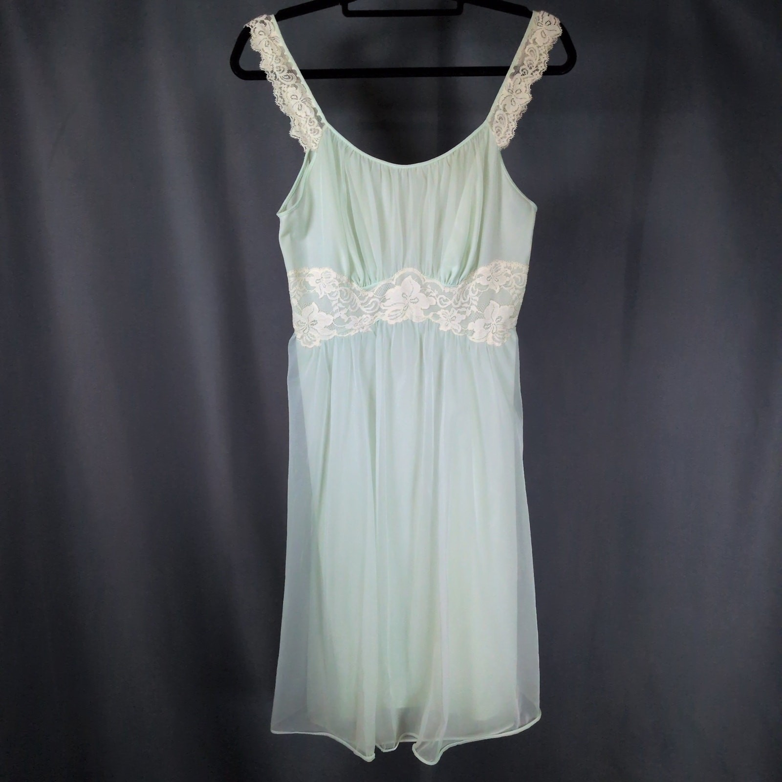 VTG 1960s Vanity Fair Sheer Lace Pleated Bust Sleeveless Mint Green Nightgown 36