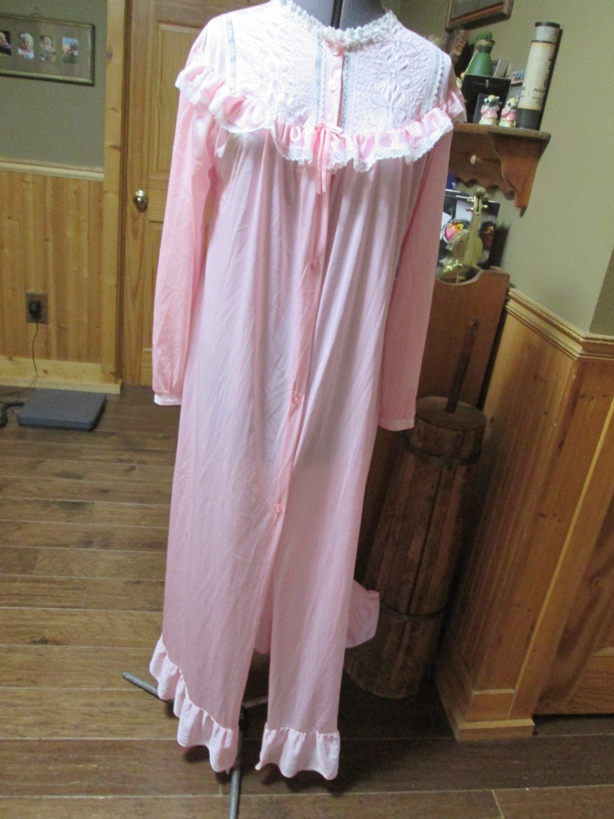 VTg RIKKI New York Modest Pink lace pinafore ruffled hem button front glam lg
