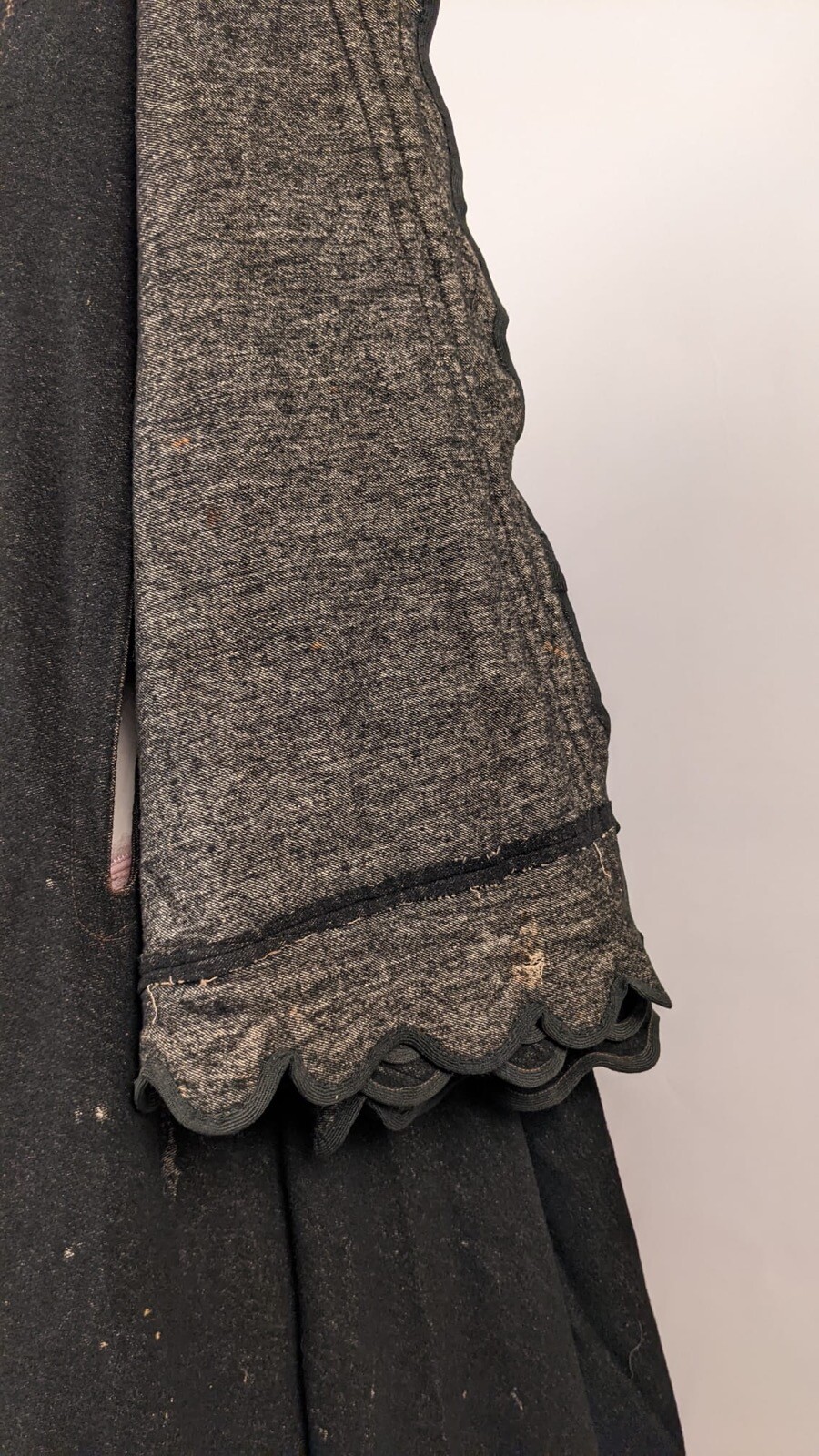 MID 19TH C BLACK & GRAY FLECKED WOOL 2 PC CLOAK W GUTTA PERCHA BUTTONS