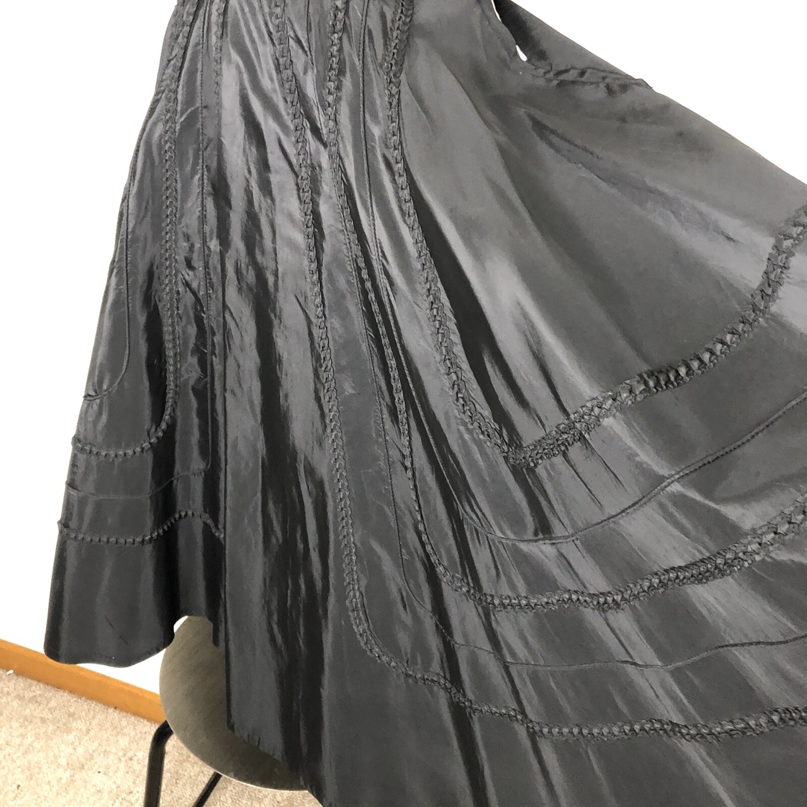 Vintage 1950 Rockabilly Verida Black Tafetta Full Circle Skirt 28” waist