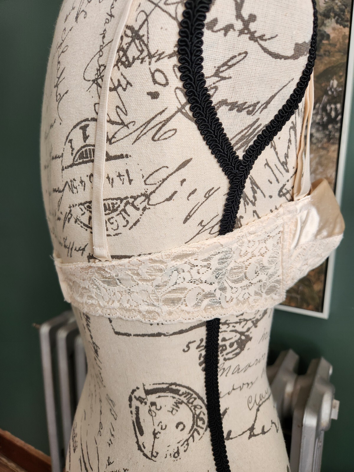 8355 Vintage Maidenform Rendezvous Satin Lace Demi Bra Ivory 36B Convertible