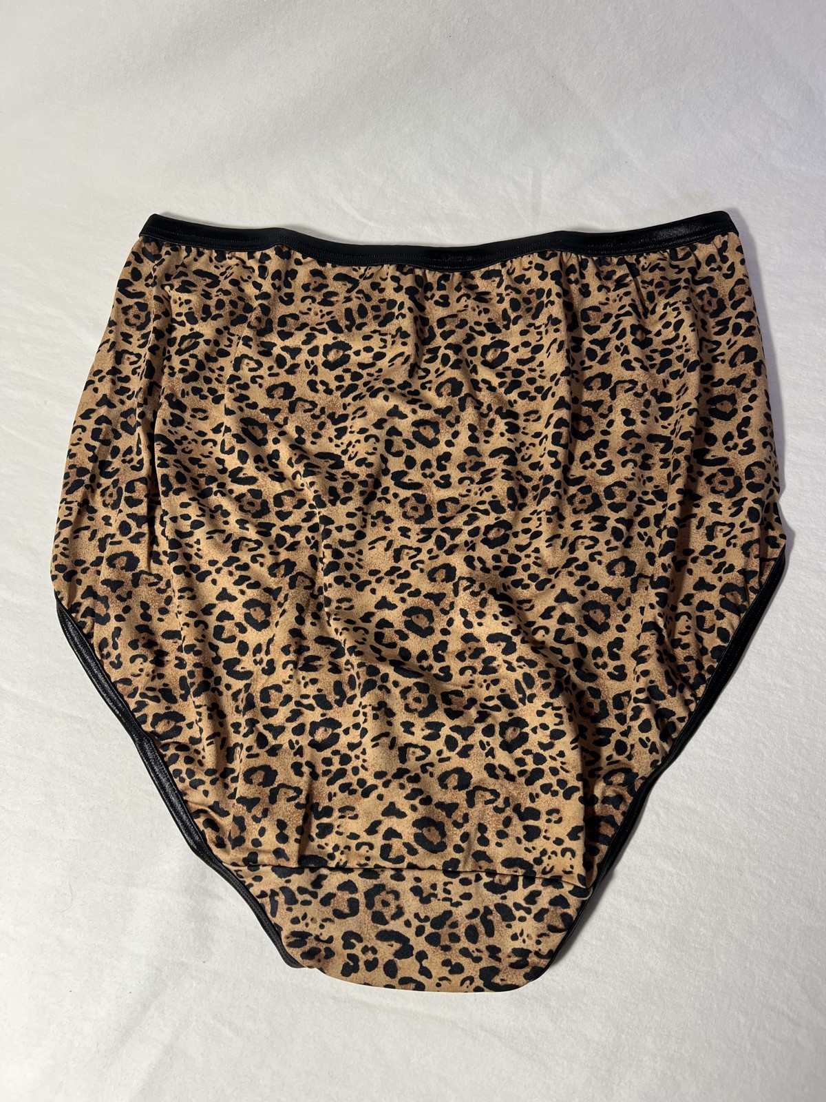 Soft & Silky Vanity Fair Illumination 9/2XL Granny Panty Brief Leopard Print