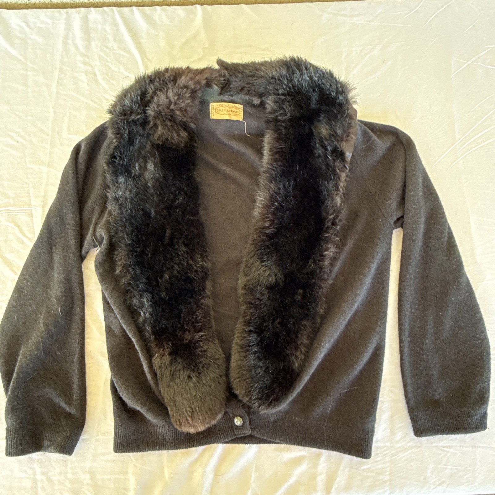 100 % Turbo Orlon Acrylic Knit Sweater with Fur Collar Size Small Vintage