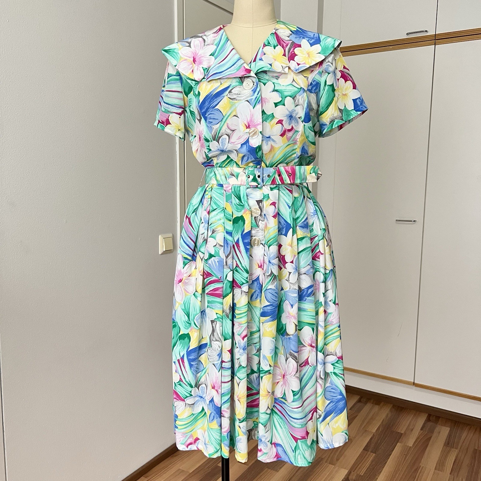 1980s Floral Midi Day Dress French Vintage Button Front Pleated 80s Does 40s