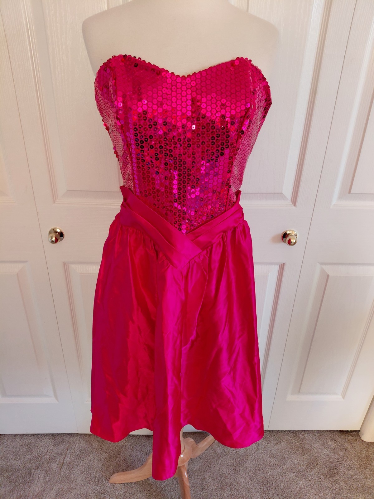 Vintage 1990s Nadine Sleeveless Fuchsia Pink Satin Sequin Party Prom Dress 11
