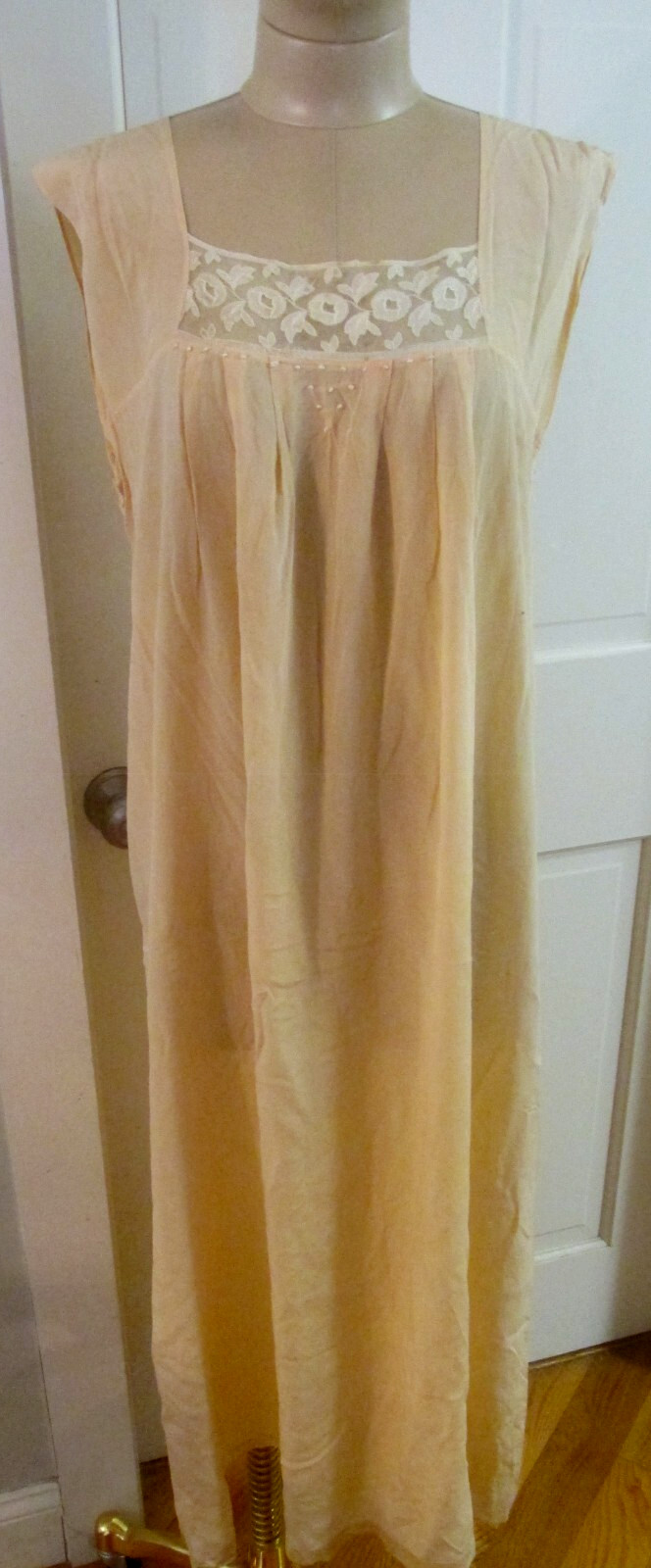 ANTIQUE VINTAGE FRENCH SILK NIGHT GOWN DRESS SOFT PEACH CREPE & LACE SIZE M
