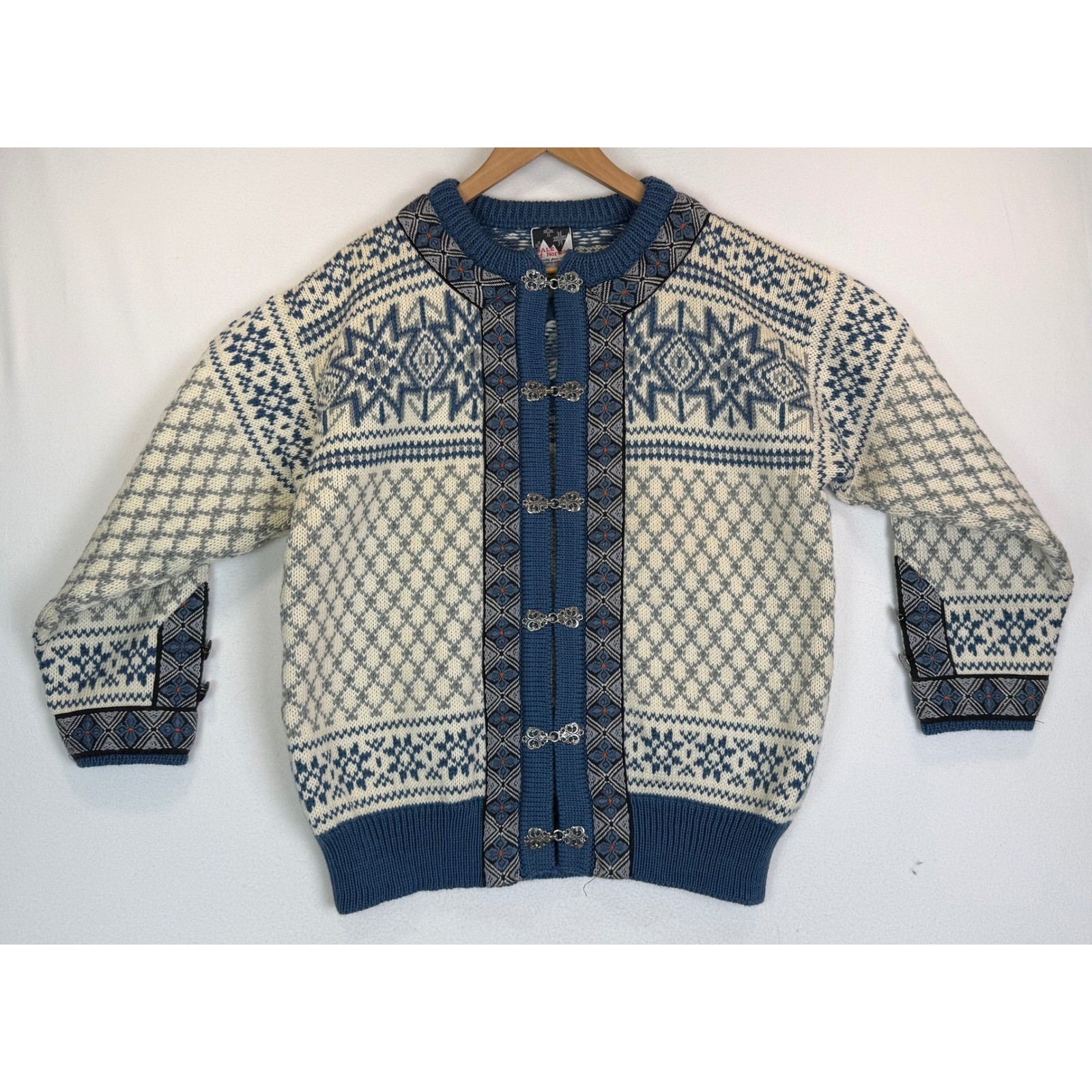 Vtg Dale of Norway Sweater 54 XL Blue Cream Wool Fair Isle Pewter Clasp Nordic