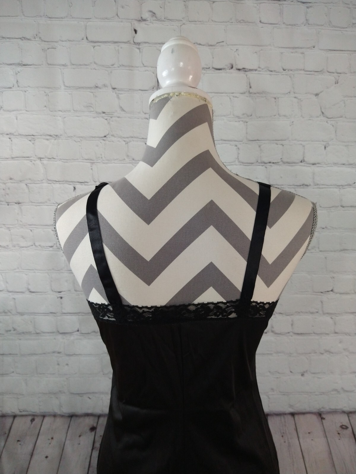 EUC women’s VINTAGE HONEY TRIQUE GILEAD black full slip dress – SIZE 36